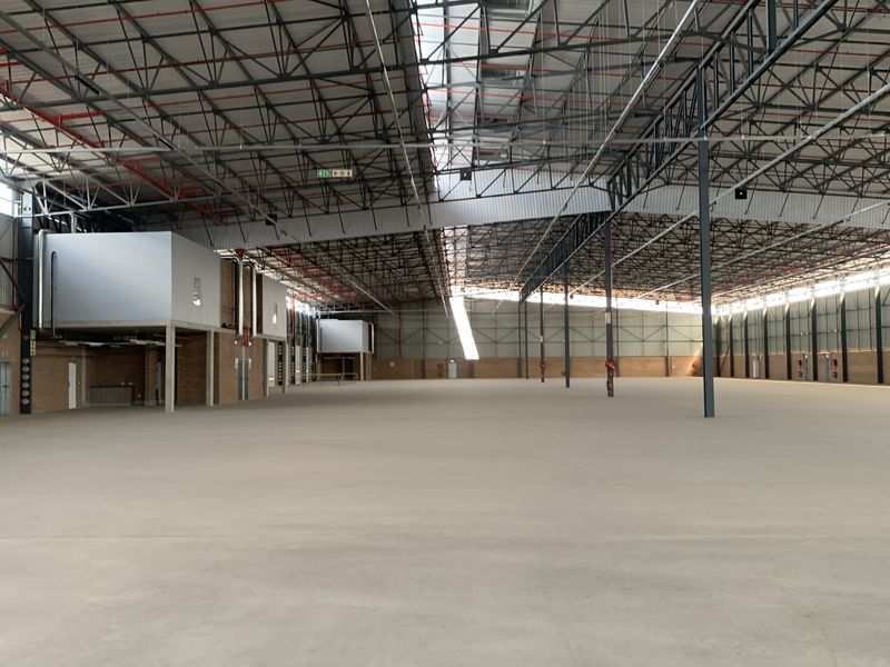 Sate of the art industrial unit to let in Airport Park - Photo 6