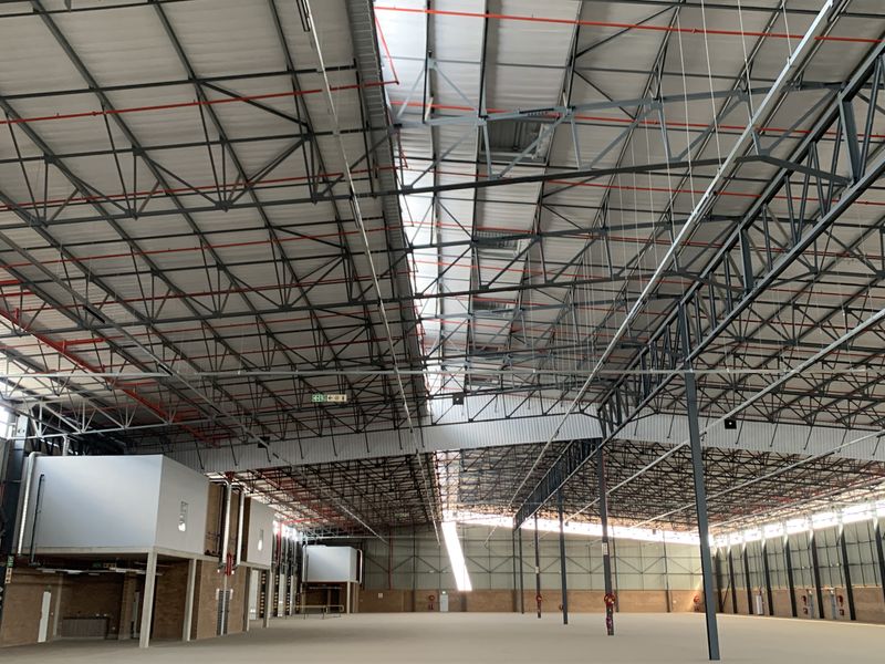 Sate of the art industrial unit to let in Airport Park - Photo 5