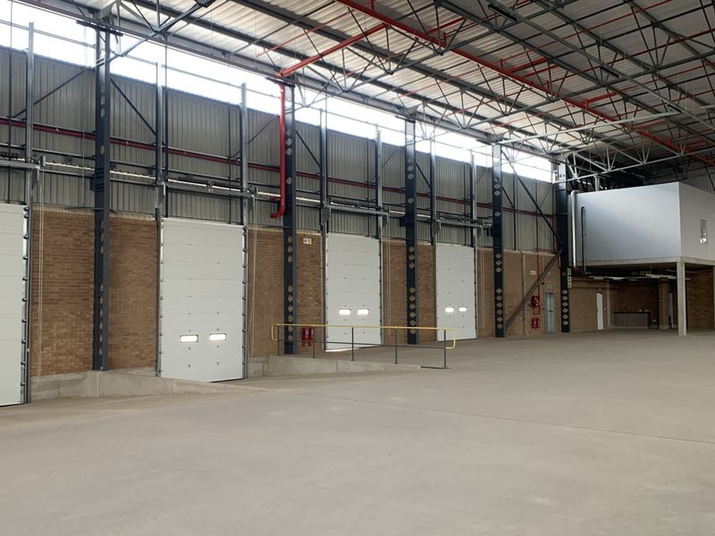 Sate of the art industrial unit to let in Airport Park - Photo 7