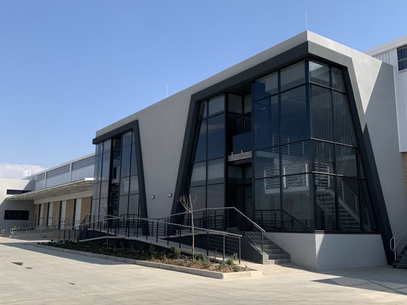 Logistics facility to let in Airport Park - Photo 3