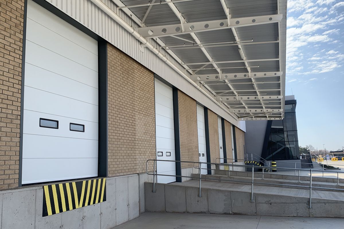 Logistics facility to let in Airport Park - Photo 2