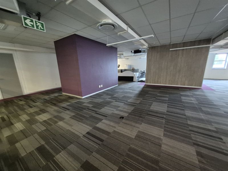 Offices to let in Illovo - Photo 5
