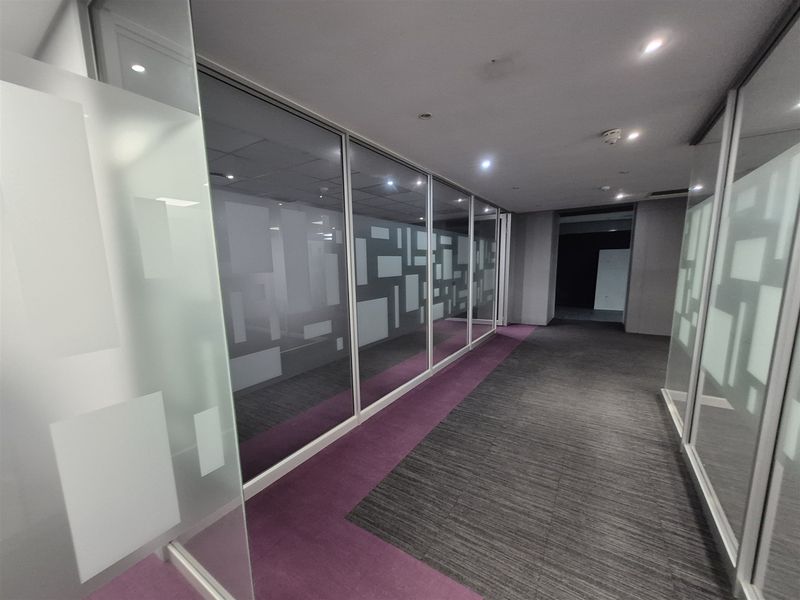 Offices to let in Illovo - Photo 10