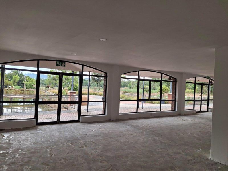 Prime Retail Space with Stunning Lake Views - Rent Directly from the Landlord, no middleman! - Photo 3