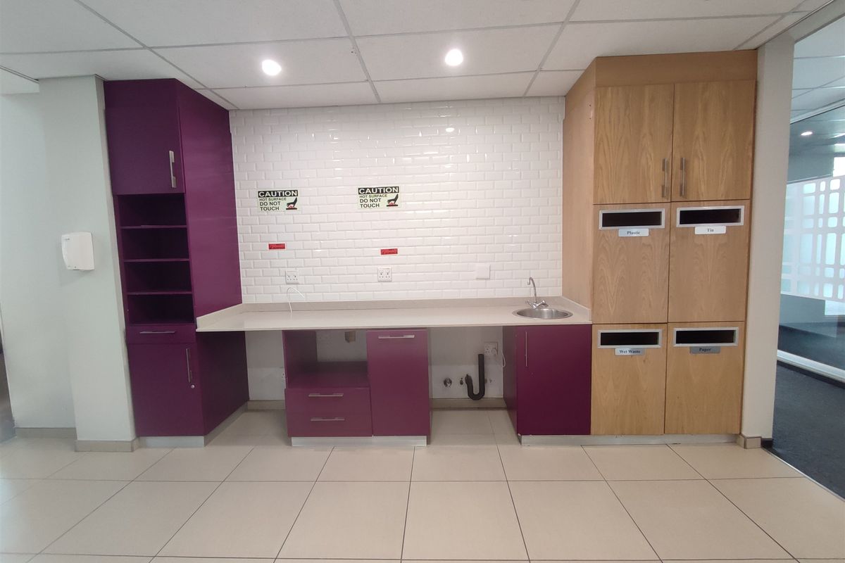 Offices to let in Rosebank - Photo 4