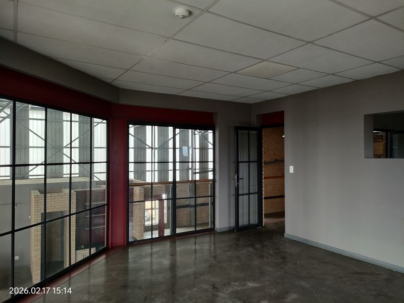 961m2  Warehouse  - TO LEASE - Photo 10