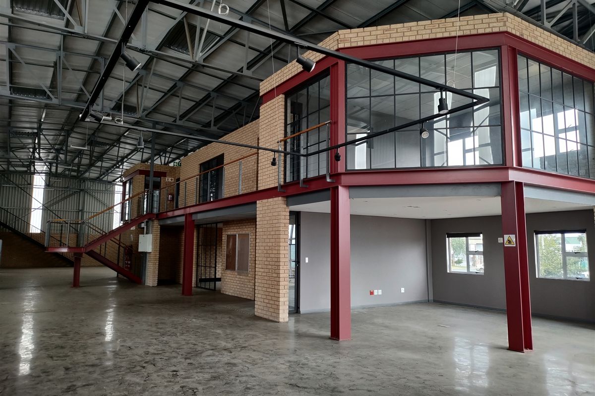 961m2  Warehouse  - TO LEASE - Photo 4