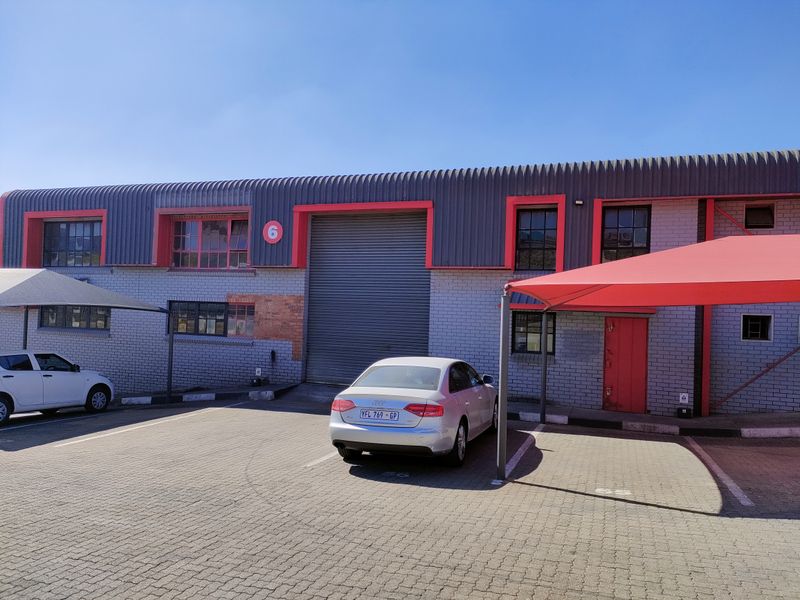 282m2  Warehouse  - TO LEASE - Photo 9