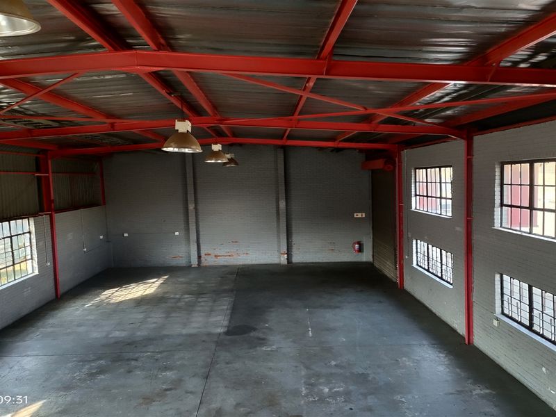 282m2  Warehouse  - TO LEASE - Photo 6