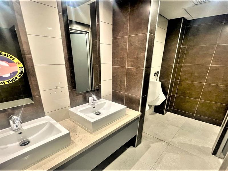 324m2 office space to let in Waverley - Photo 9