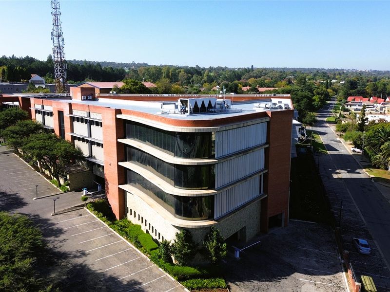 Office space to let in a Freestanding Building in Woodmead - Photo 2