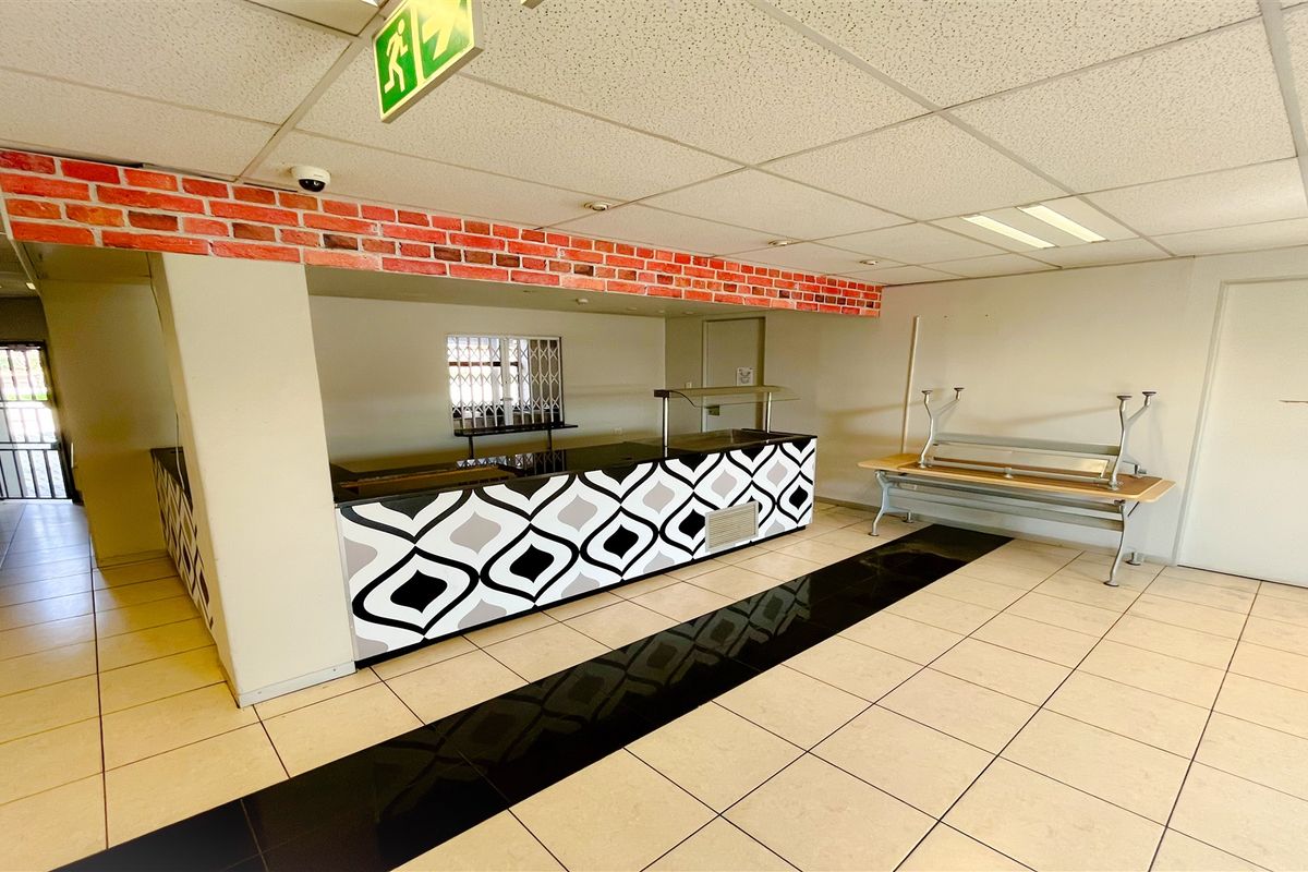 Office space available to let - Photo 4