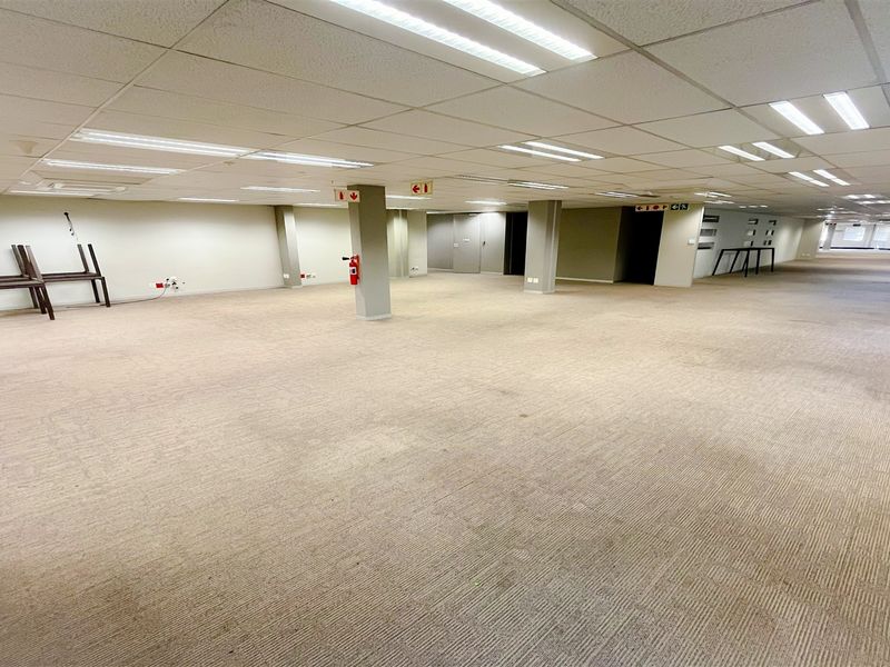 Office space available to let - Photo 10