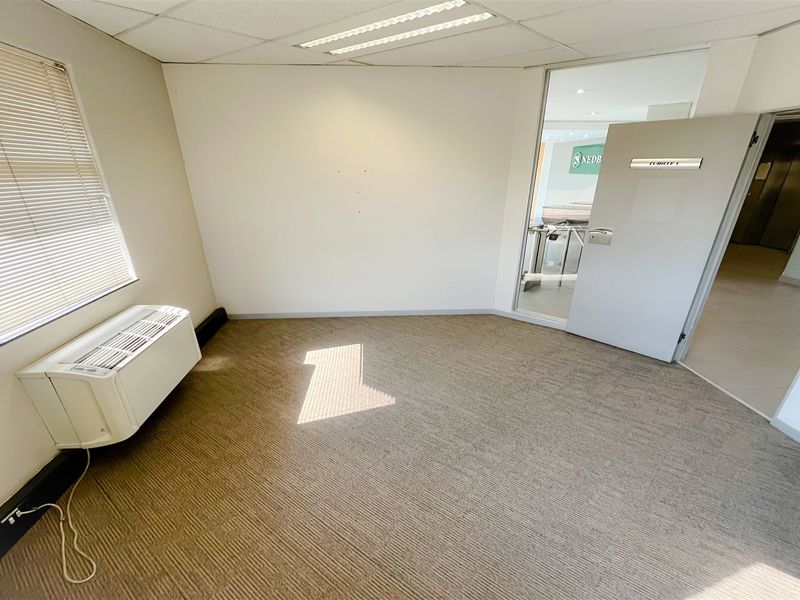 Office space available to let - Photo 7
