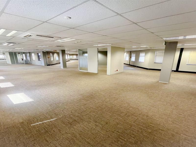 Office space available to let - Photo 5