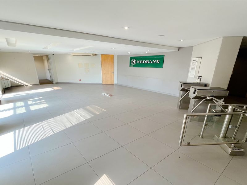 Office space available to let - Photo 3