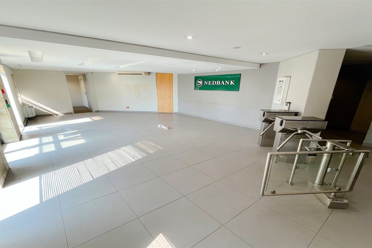 Office space available to let - Photo 3