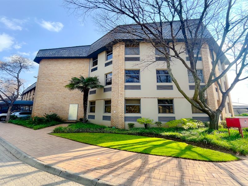 Office space available to let - Photo 2