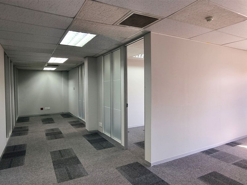 Office space For Sale in Eglin Road Sunninghill - Photo 7