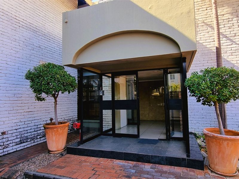 Office space to let on the 1st floor in Rivonia Boulevard - Photo 2
