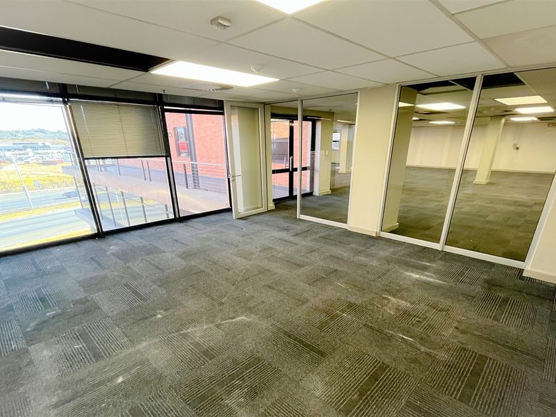 Office space to let - Photo 8