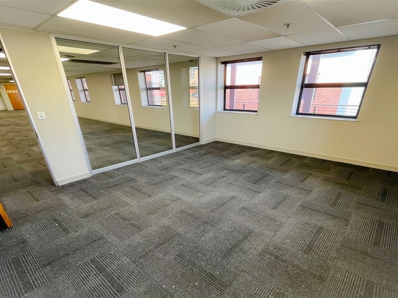 Office space to let - Photo 10