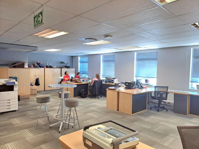 Prime Office Space to let In Edward Steet Tygervalley - Photo 10