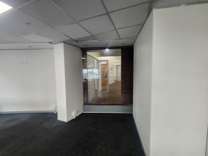 Offices to let in Morningside, Sandton - Photo 5