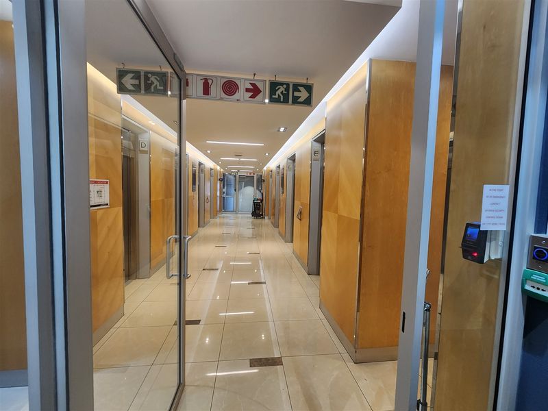 Offices to let in Sandton - Photo 7