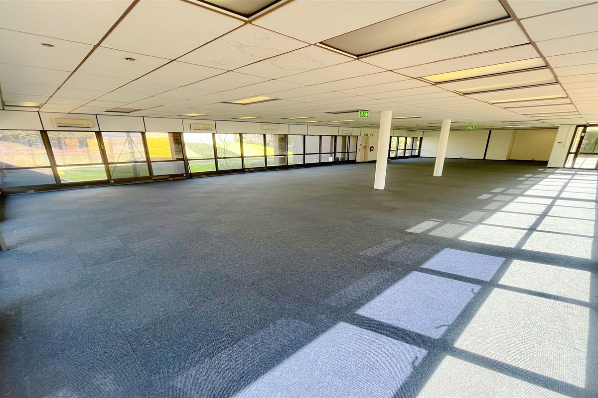 282m2 office space to let in Bedfordview - Photo 4
