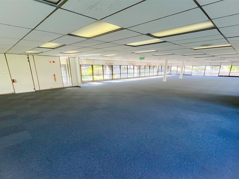 282m2 office space to let in Bedfordview - Photo 2