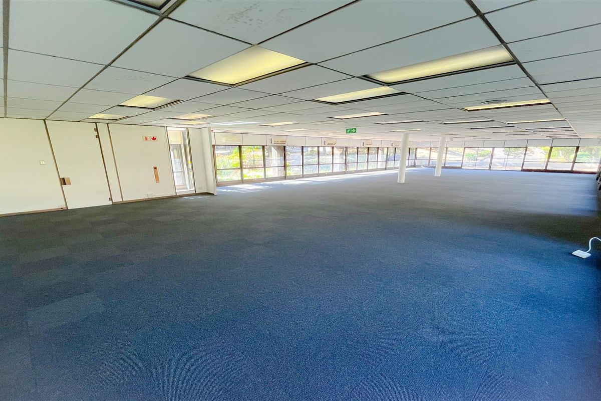 282m2 office space to let in Bedfordview - Photo 2