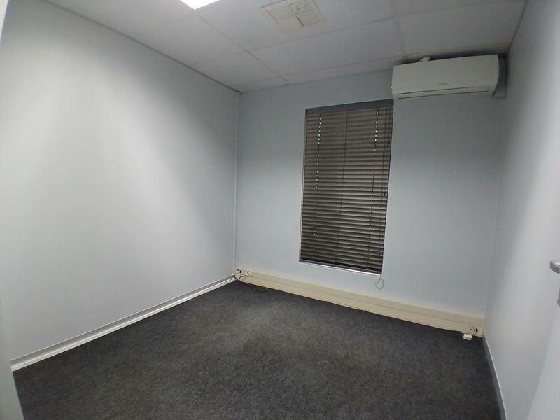 Prime Ground Floor Space – Ready for Immediate Occupation - Photo 9