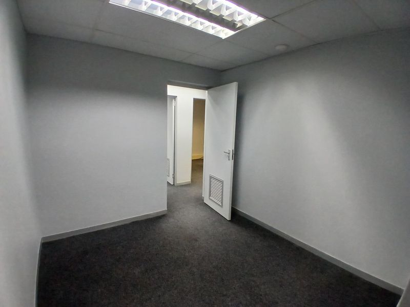 Prime Ground Floor Space – Ready for Immediate Occupation - Photo 7