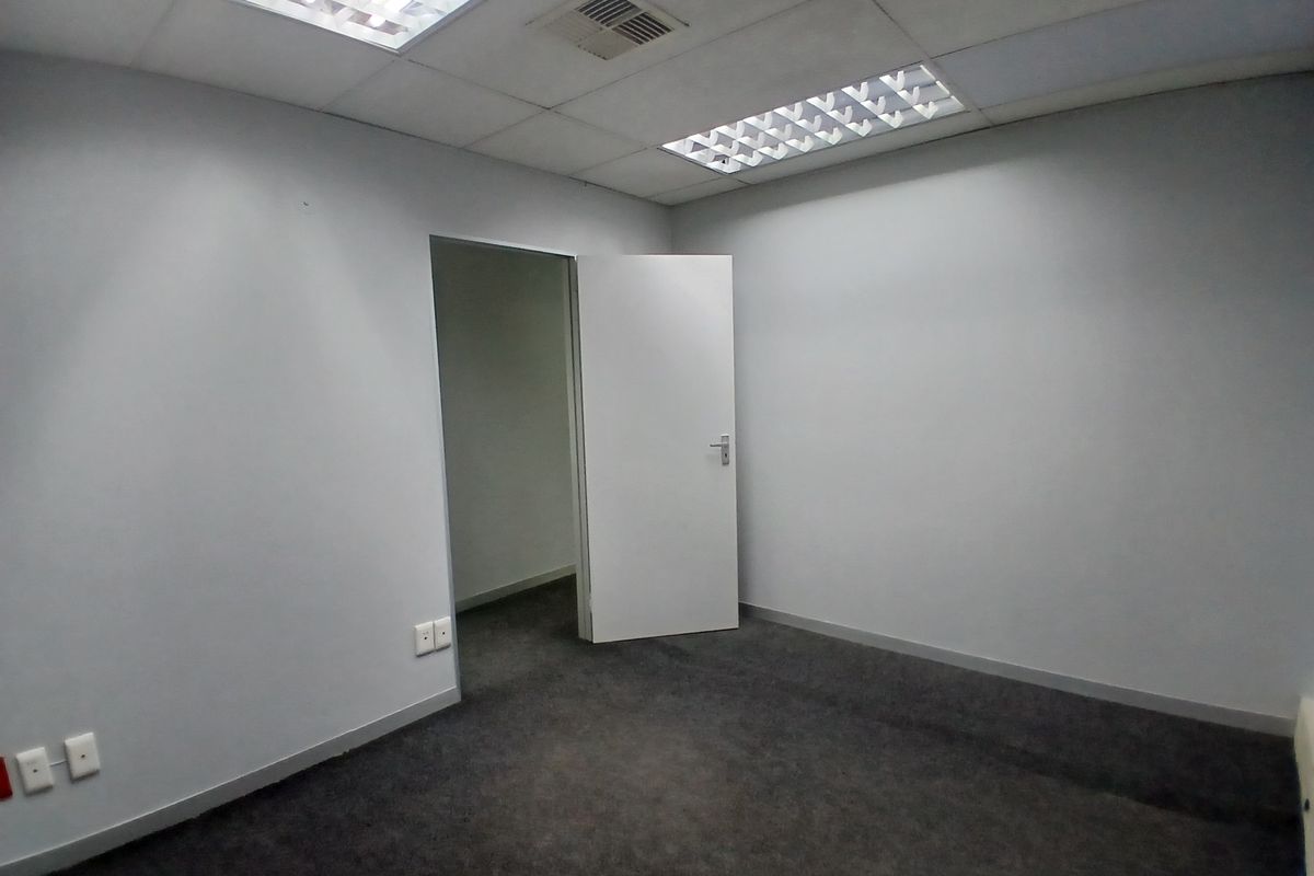 First Floor Gold – Secure Your Space Today - Photo 3