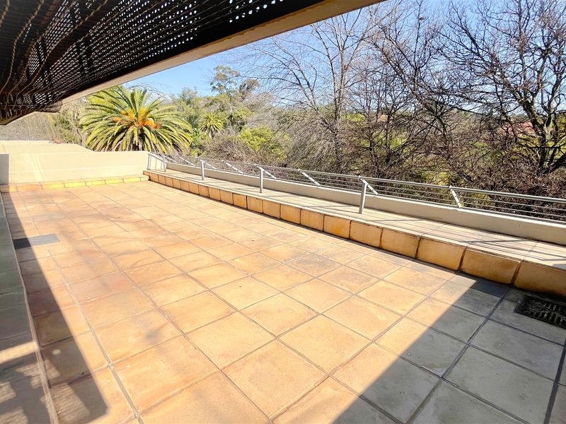 617m2 office space to let in Bedfordview - Photo 10