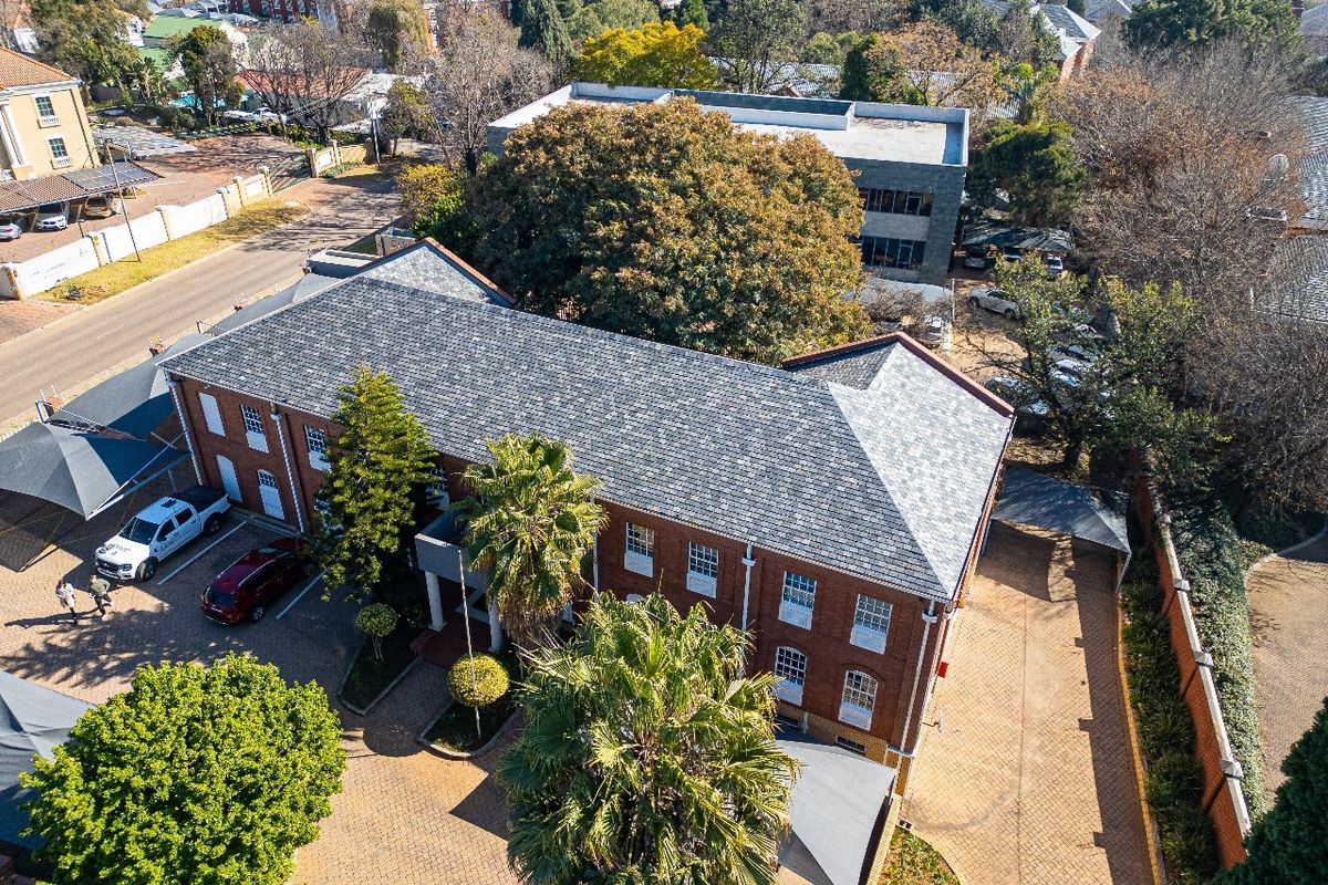 Freestanding building to let off Sloane Street Bryanston - Photo 2