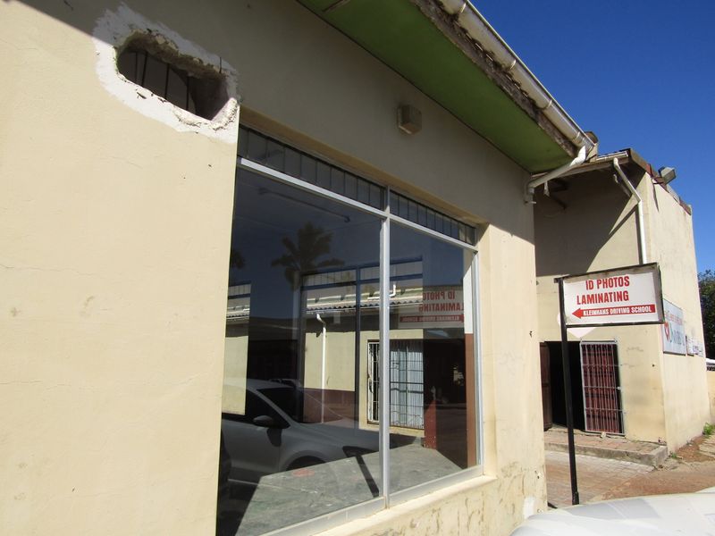 Location Is The Key Word - Photo 6