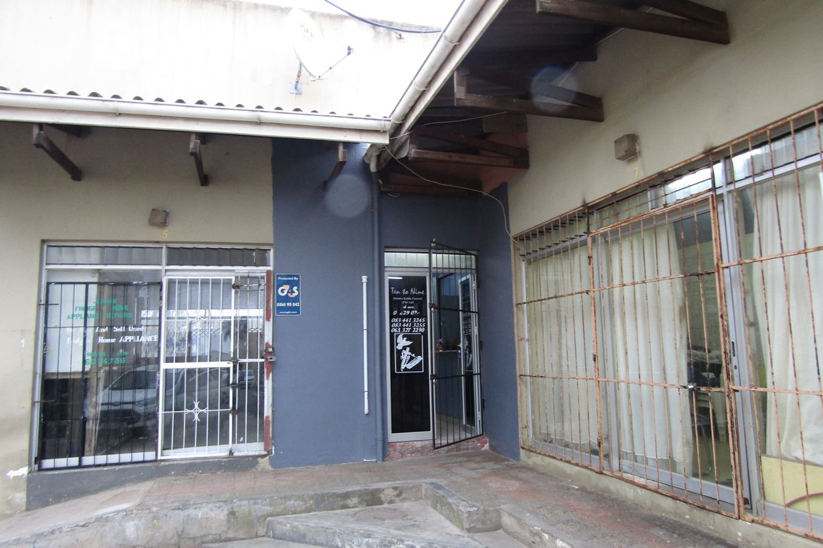 Location Is The Key Word - Photo 5