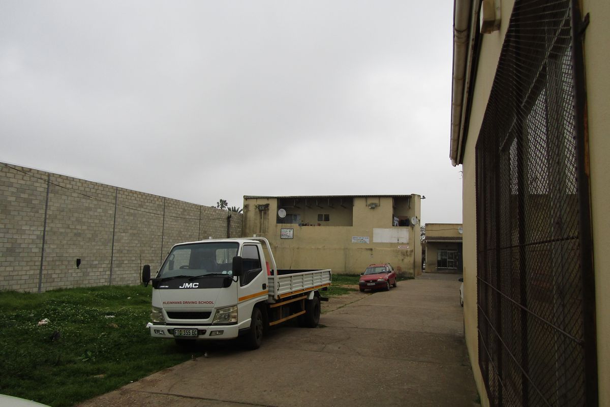 Location Is The Key Word - Photo 3