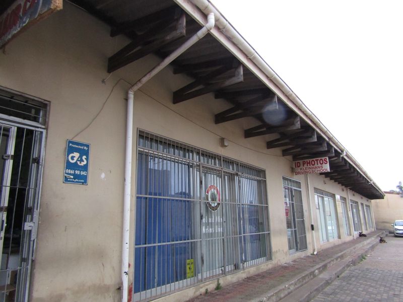 Location Is The Key Word - Photo 4