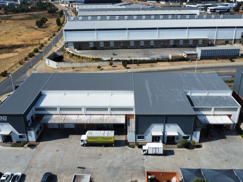 Warehouse to let in Longlake - Photo 3