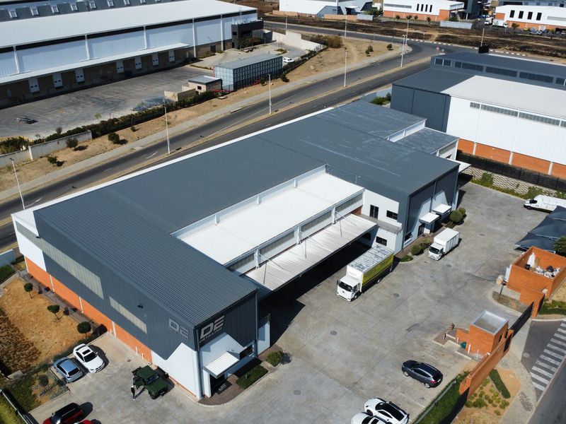 Warehouse to let in Longlake - Photo 2