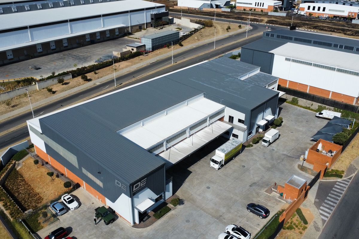 Warehouse to let in Longlake - Photo 2