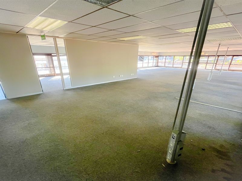 Office space to let - Photo 9