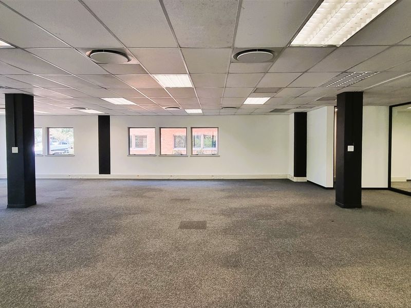 Office space to let on the Ground floor of Experien House in Bally Oaks Office Park in Bryanston - Photo 7