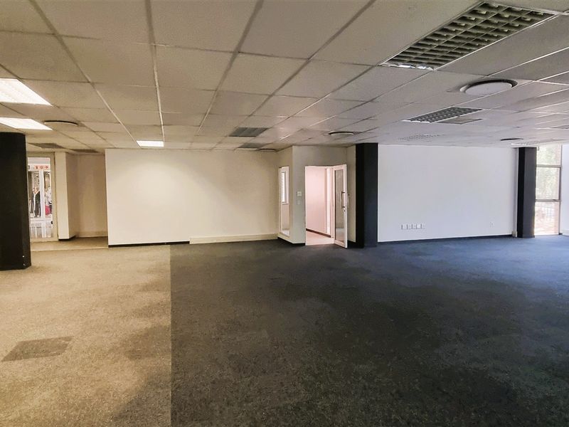 Office space to let in Bally Oaks Office Park in Bryanston - Photo 2
