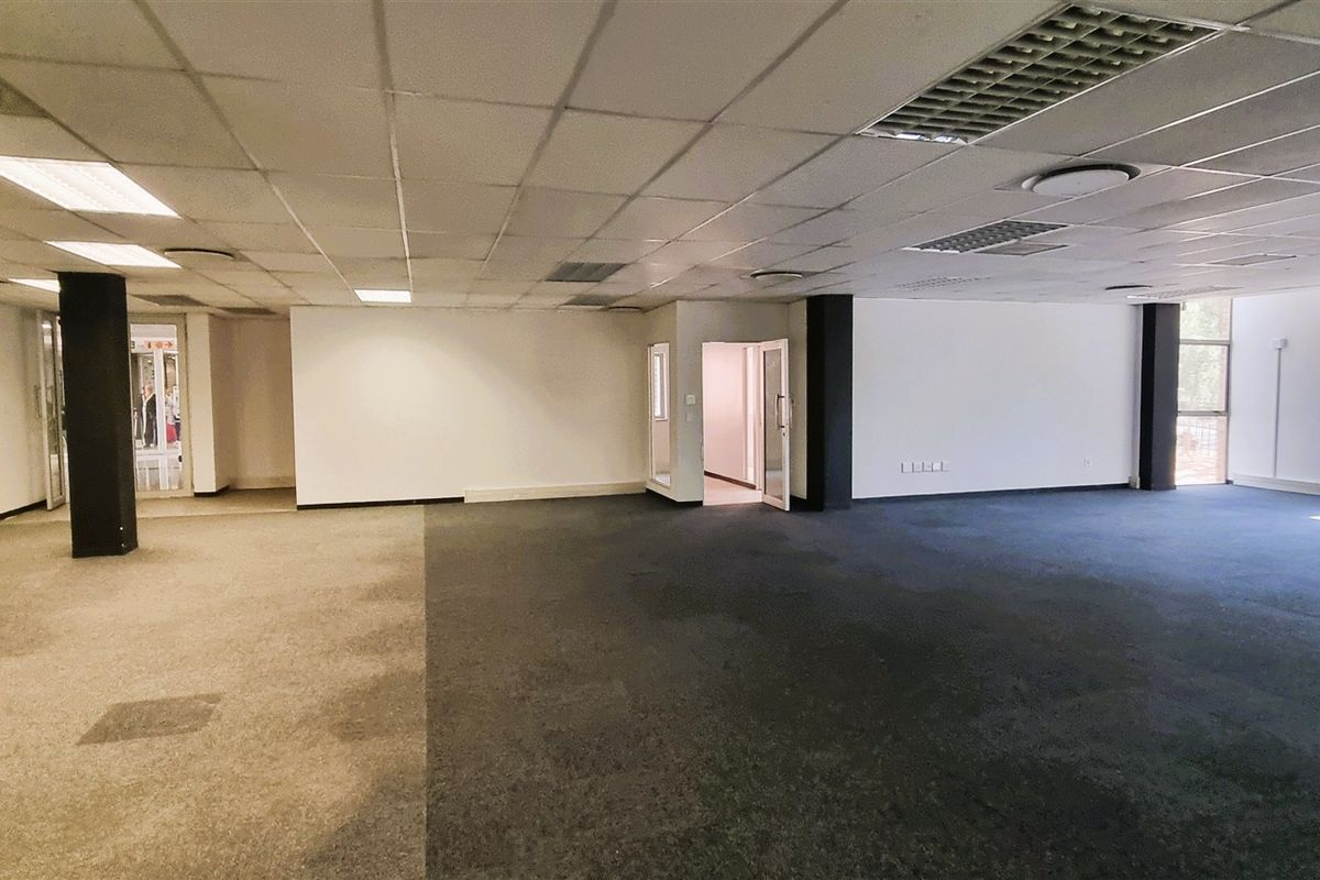 Office space to let in Bally Oaks Office Park in Bryanston - Photo 2