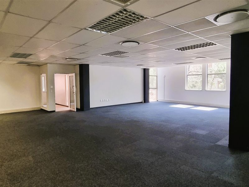 Office space to let in Bally Oaks Office Park in Bryanston - Photo 8