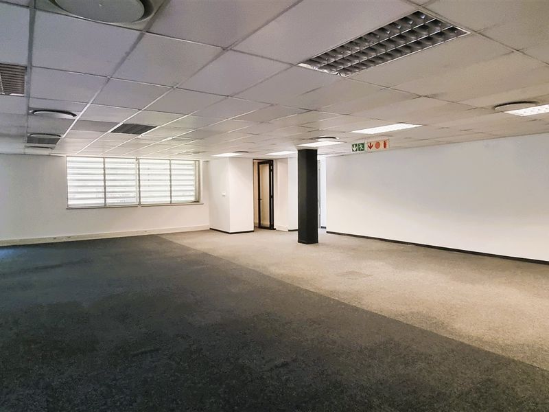 Office space to let in Bally Oaks Office Park in Bryanston - Photo 6